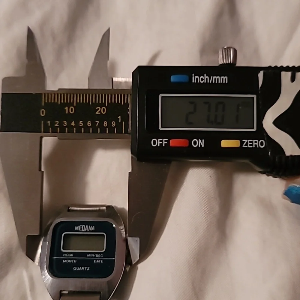 Vintage 70's Silver Medana Quartz Digital Watch Time‎ Hour Minute Month Date